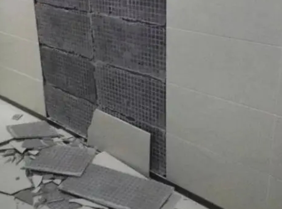 铁山港瓷砖空鼓维修公司分享下铁山港墙砖松动维修的知识